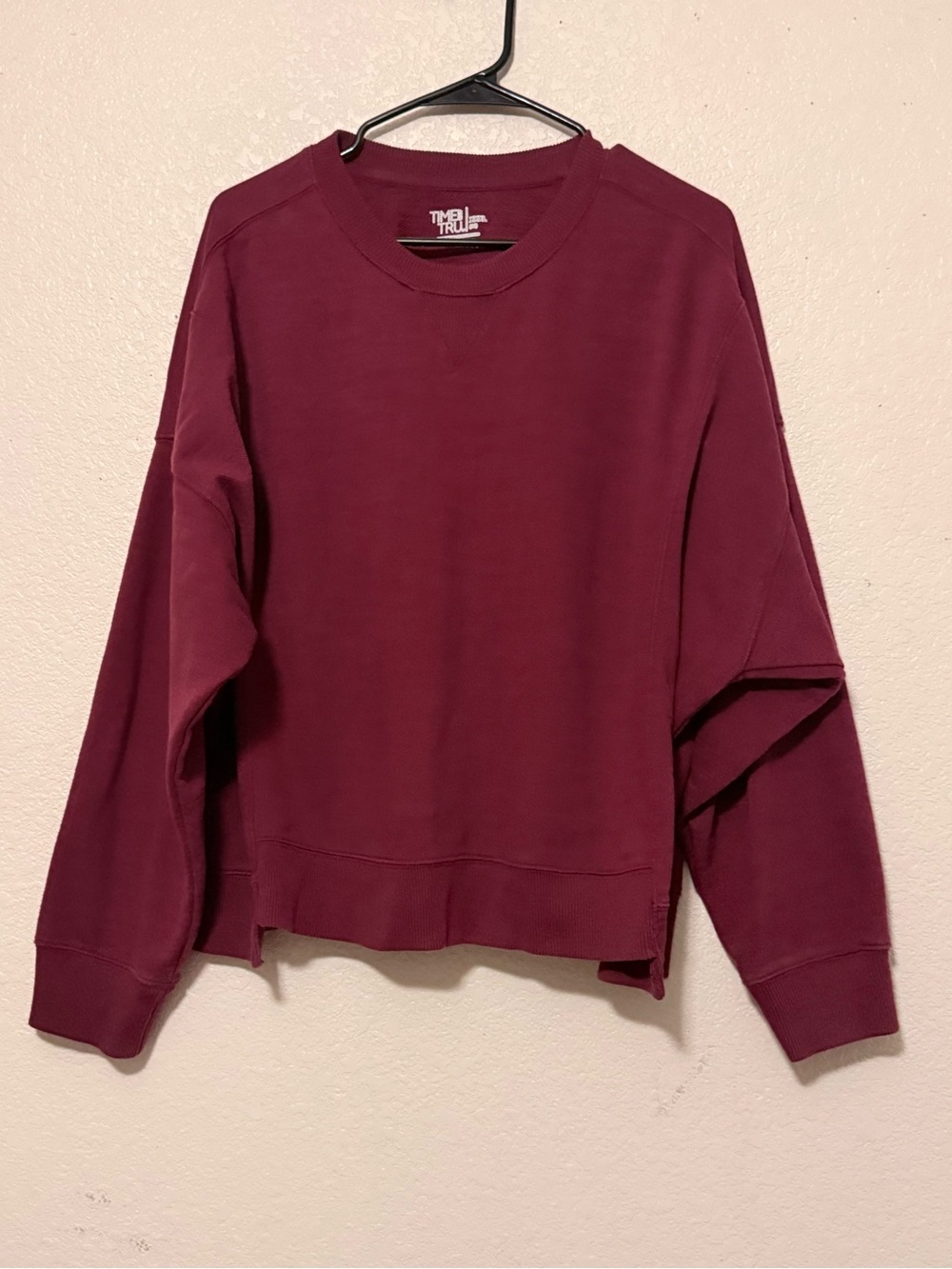 Time and Tru women’s  Crewneck Sweatshirt - Burgundy 0282